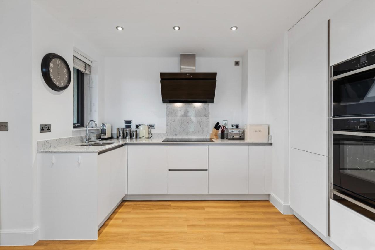 Apartment 8 Waterstone House - Luxury Apartment, Sea Views, Pet Friendly 滕比 外观 照片